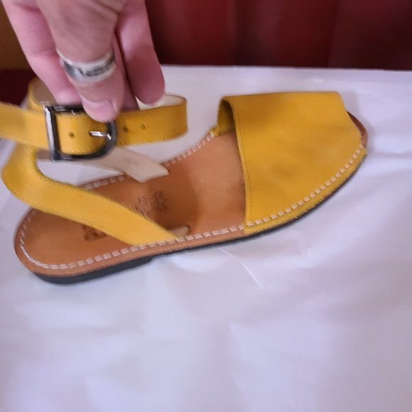 Pons Leather Menorca Sandals, Size 10 Ankle Strap Open Toe Mustard Yellow - Picture 3 of 5